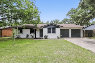 6716 Alma St, Forest Hill, TX 76140