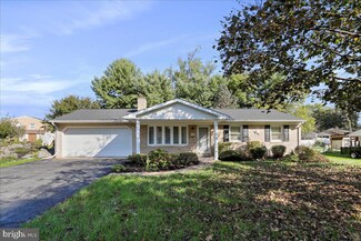 10704 Oak Forest Dr, Hagerstown, MD 21740