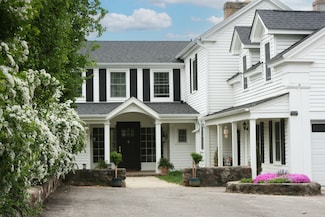 708 S Rose Farm Rd, Woodstock, IL 60098
