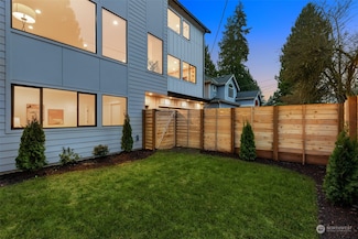 3633 NE 120th St, Seattle, WA 98125