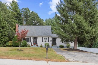 11 Rita Ave, Hudson, NH 03051