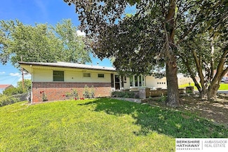 910 Lemay Dr, Bellevue, NE 68005