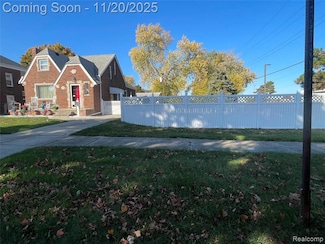 12742 Catalpa St, Southgate, MI 48195