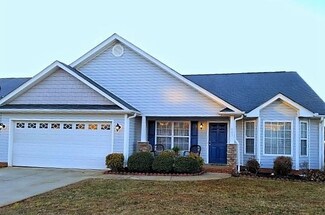 425 Melbourne Ln, Spartanburg, SC 29301