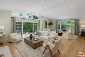 9875 Vidor Dr, Los Angeles, CA 90035