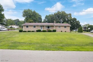 2148 Clearview St NE, Massillon, OH 44646