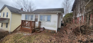 608 Division Ave, Ellwood City, PA 16117