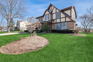 259 Adler Dr, Libertyville, IL 60048