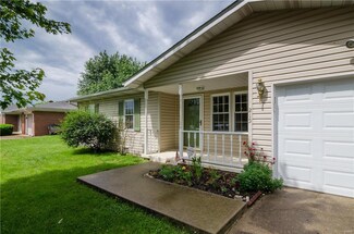 215 S Hickory St, Smithton, IL 62285