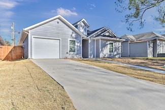 921 W Collins St, Denison, TX 75020