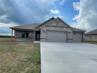 10008 N Mill Run Dr, Monrovia, IN 46157