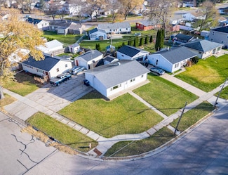 2110 W Memorial Dr, Janesville, WI 53548