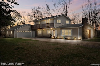 1593 Parke St, Rochester Hills, MI 48307