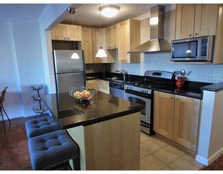 9 Hawthorne Place Unit 7K, Boston, MA 02114