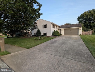 1016 Teakwood Ln, Enola, PA 17025