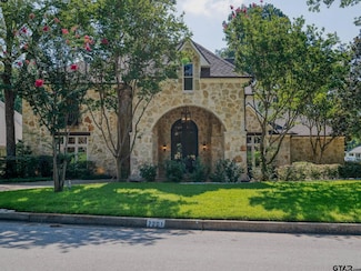 7201 Pinetree Place, Tyler, TX 75703