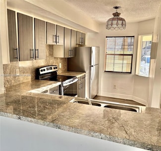 2113 Champions Way, North Lauderdale, FL 33068