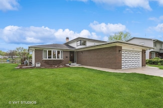 108 Pauline Dr, Elgin, IL 60123