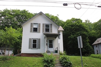 221 Hope St, Greenfield, MA 01301