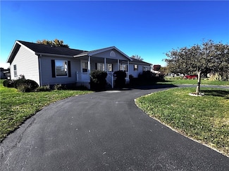 225 E North St, Assumption, IL 62510