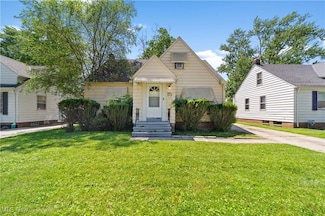 5212 Catherine St, Maple Heights, OH 44137