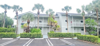 11863 Wimbledon Cir Unit 416, Wellington, FL 33414