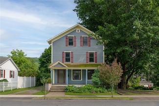 9 Orchard St, Delhi, NY 13753