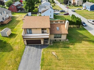 125 Annawamscutt Dr, Bristol, RI 02809