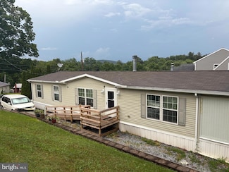 688 Hopeland Rd, Lititz, PA 17543