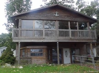 1747 Tennis Ct, Pleasant Lake, MI 49272