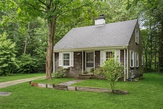 9 Captains Ln, Mattapoisett, MA 02739