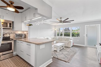 309 Oakridge R Unit 309, Deerfield Beach, FL 33442