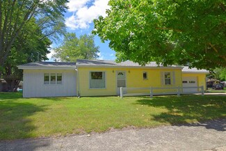 758 N Summit St, Nappanee, IN 46550