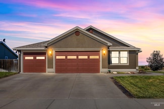 1285 SW Rolling Hills Ave, Mountain Home, ID 83647