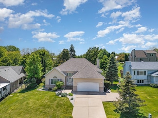 5462 Golfview Cir N, Saint Paul, MN 55128
