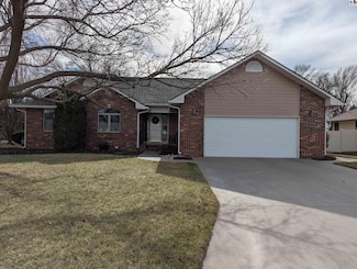 713 W 31st Ave, Hutchinson, KS 67502