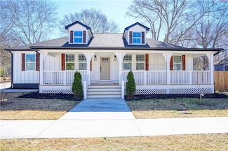 203 Royal Ave, Hogansville, GA 30230