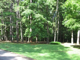 17 / 18 Inlet Ct, Clarksville, VA 23927