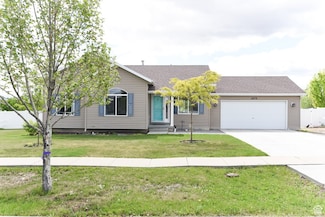 1079 Legrand Dr, Grantsville, UT 84029