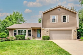 1211 Parliament Ct, Libertyville, IL 60048