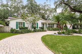 3215 W Hawthorne Rd, Tampa, FL 33611