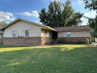 202 E Irene St, Salina, KS 67401