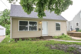 1233 32nd St NE, Cedar Rapids, IA 52402