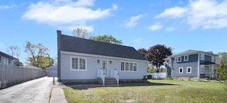 3816 N Washington St, Westmont, IL 60559