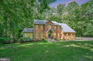2 English Hills Dr, Fredericksburg, VA 22406