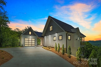 1018 Willow Ridge Dr, Hendersonville, NC 28739