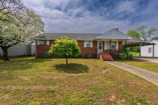 1108 E 2nd St, Tuscumbia, AL 35674