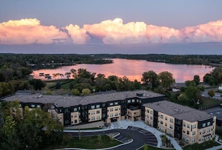 1948 W Wayzata Blvd Unit 105, Long Lake, MN 55356