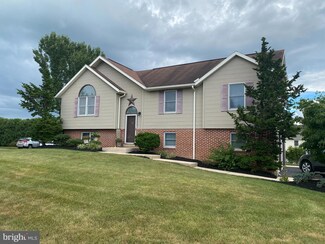 204 E Hazel St, Jonestown, PA 17038