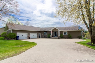 825 Arbutus Dr, Cadillac, MI 49601